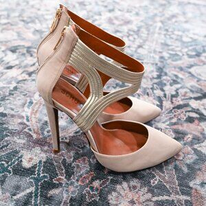 Schutz Bishmah Pointy Toe Pump in Size 10